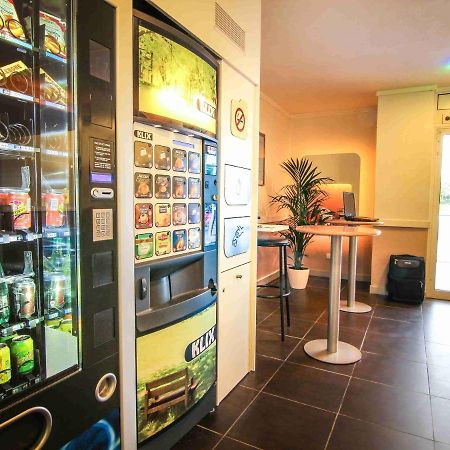 谢多丹宜必思快捷酒店 沙托丹 外观 照片